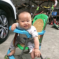 未婚先育结婚的，然后一直处于怀孕和带小孩中，家里基本上是赚多少花多少。怀孕期间没事就在淘宝上逛逛...