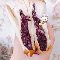 🌸 怀孕是个伟大而道重的过程，每个妈妈们在孕期都少不了吃不到自己想吃的美食零食，紫米面包替你排忧...