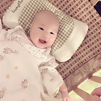 时间过得好快，二宝已经三个月啦，是个爱笑的宝宝哦、从初期出血保胎一直到五个月，过程太艰辛、好在，...