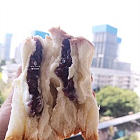 🍃周末就要赖床  🔻我有紫米面包      香甜软糯养胃🤔一个顶饿，吃饱了睡个回笼觉✔️周末正确打...