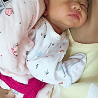 妈妈说我是个小“好吃狗”，整天睡醒了就要吃！实在太饿了！