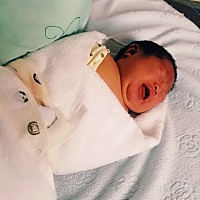 顺产公主，7斤半，39周本来去医院刨腹产的，结果已经开两指了，医生建议顺产，下午1点多进的产房打的催...