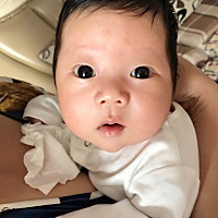 我们满月啦。小胖子快乐成长！