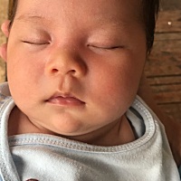 发表我们家宝宝怎么脸比身上都黑呢，这是怎么的