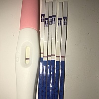 姐妹们求助 大姨妈都快超10天了还是测不出来。😩