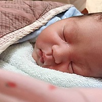 7月10日顺产男宝宝6.2斤～虽然下面已经撕裂得乱七八糟，但看见小宝贝健康出生的那一瞬间 一切都是值得的...