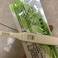 请大家帮忙，帮看看，怀了吗？这两天就大姨妈的日子了，还有点腰疼