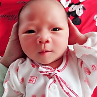 吃饱喝足两眼放空……