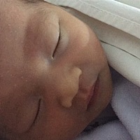 😂😂😂感觉不是我生的一样，孩子奶奶疼得要命，