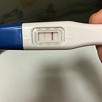 今早起来验了一下，这算怀孕吗，接下来该怎么办、有点不知所措