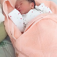 10号预产期，当天下午顺产诞下一枚五斤八两的男宝宝，撕裂缝针，孕期看肚子都说是男孩子，果然如此，生...