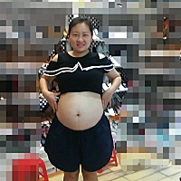 23周 2 今天吃晚饭后隔壁老板娘帮我拍的，看看是男女宝宝，看是做婆婆命还是外婆命