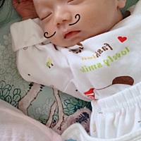 宝贝十七天了，还有十三天我们就可以出去浪了😌😌