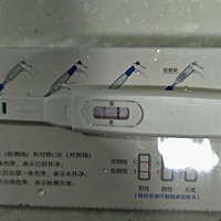 今天早上刚测的，谁能告诉我，这是什么情况？大姨妈才晚4天呀？