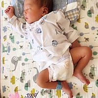 孕前46，产前60，月子第十天49.5，肚子还是有点大，慢慢体会到该大的地方大该瘦的地方瘦的满足感，希望...