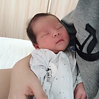 宝宝老是肚子痛不知道怎么办，看着好心痛！