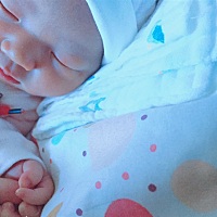 说是说做月子养身体，白天黑夜的带人，晚上起来四五次，一次折腾半小时到一个小时，白天更不用说了。这...