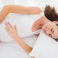 孕妈妈有这5点特征，宝宝出生后更聪明！ •   有研究表明，遗传对于智力的影响大约占了50%～60%左右。而...