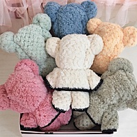 给我的小侄儿折了一盒毛巾小熊，他妈妈给他买的专属毛巾，他确让我给他做成了玩具哈哈😄😄他姑姑我...