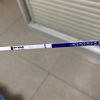 亲们，帮我看一下是不是有浅浅的印啊，这样是不是就稳了？？备孕快一年了，终于看到点希望了