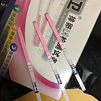 21号该来月经，但是18号就早上出了几滴血，然后18号一白天19号，20号都没有出血，排卵试纸这几天都是阳...