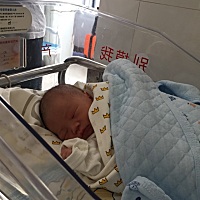 开奖啦，7月18日农历六月初六，收获男宝一枚，母子平安，大家猜肚型猜对啦，接下来希望宝宝健康成长...