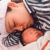 报喜啦、7月17号帅哥一枚，比预产期提早4天。早上9点见红，进院办手续，下午2点半破水，6点40分出生。前...