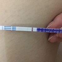 各位，这样算怀孕了吗？很浅，照片拍出来更浅了