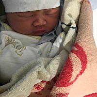 报喜，今天早上七点五十七分顺产七斤三两小公主一枚，从破水到出生十个小时，一共开了十指，到最后天知...