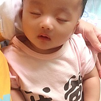 宝宝今天三个月了咯