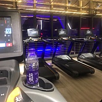 减肥第23天 今天 去跑步机跑3KM 晚饭太饿了 被同事拉去吃火锅 还好都是素的 安慰自己安慰自己 回家一称....