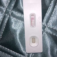 宝妈们，这是怎么回事啊？好奇怪。