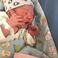 报喜报喜，孕40周➕6，催产，顺出6斤4两儿子一枚！早上7点半近待产室，8点医生过来消毒给我破羊水，然后...