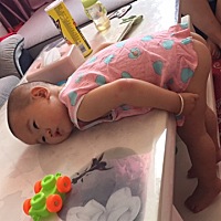 今天发一个兄弟姐妹的娃 小雨雨，我老公他大姐家小闺女 丑丑的老公 我和我侄子，方鑫杰 我和优优，他二...
