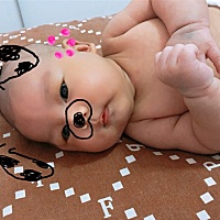 四十天的小胖纸