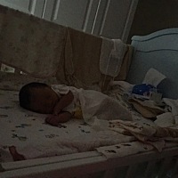 我的第一篇带娃日记 你已经出生几天了，这几天，妈妈每晚的睡眠时间都不超过两小时。今天，你又从九点多...