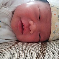 健康女宝宝一枚～～～～怀孕真的很辛苦，生下来更是不容易～母亲真伟大呢 为自己点赞 为所有当妈妈的人...