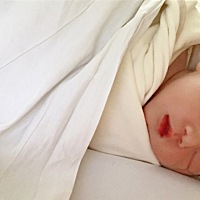 顺产6.7斤  男宝宝一枚  整个孕期还是很舒服  没让我受罪过   也没有孕吐反应  想吃啥就吃啥   如今...