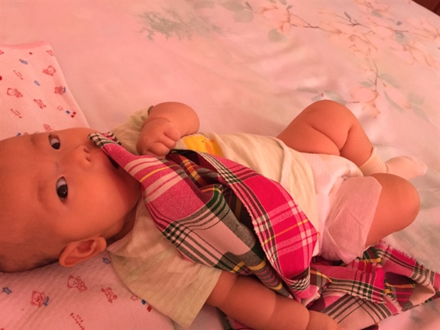 看见我偷拍她了