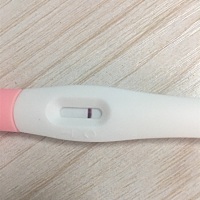 姨妈延误5天了，但是刚刚测的，他就是白板。现在也不知道怎么办，平时姨妈从不 延误的🤦🏻‍♀️