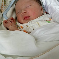 早8:53分 母女平安 喜得小棉袄来到爸妈身边。爸爸妈妈愿你聪明伶俐福气身 富贵长命心事成。我的天使...