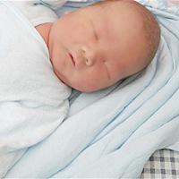 7月25日早上10点45分，健康男宝宝7斤8两胜利出生了，要的宝妈们请接住……