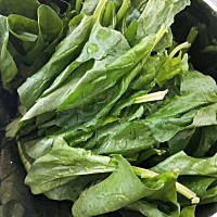 今天给宝宝做菠菜味的