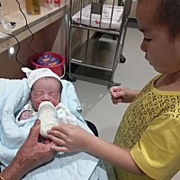 痛死了，剖腹产宫缩痛，按肚子，都让我怀疑人生