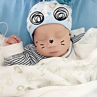 宝宝十天了，希望他健健康康的成长。