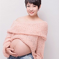 怀孕时拍的孕妇照，现在宝宝已经两个月了，希望大家都顺顺利利的生下小宝宝。