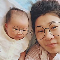 由于产程时间比较长、孩子的脑袋被挤得很长，但消到最后还剩一个水包，软软的，医生说要3个月才能下去，...