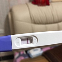 请问各位宝妈们，这是有了还是没有？我月经大概应该在8月几号来，我提前测了一下