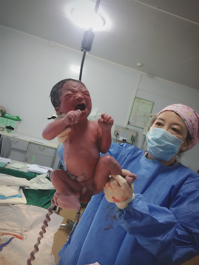 接生瞬间