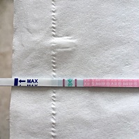 末次月经上个月23号，到现在还没来，测的早孕是白板，而排卵试纸是强阳，这有可能怀孕吗还是又排卵了，...